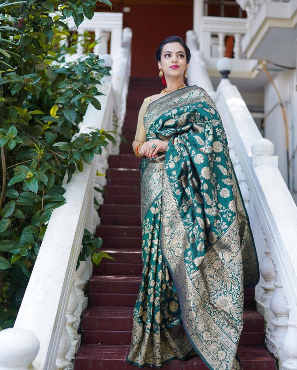 Ethnic Junctions Banarasi Silk Green Weaving Designer Saree
