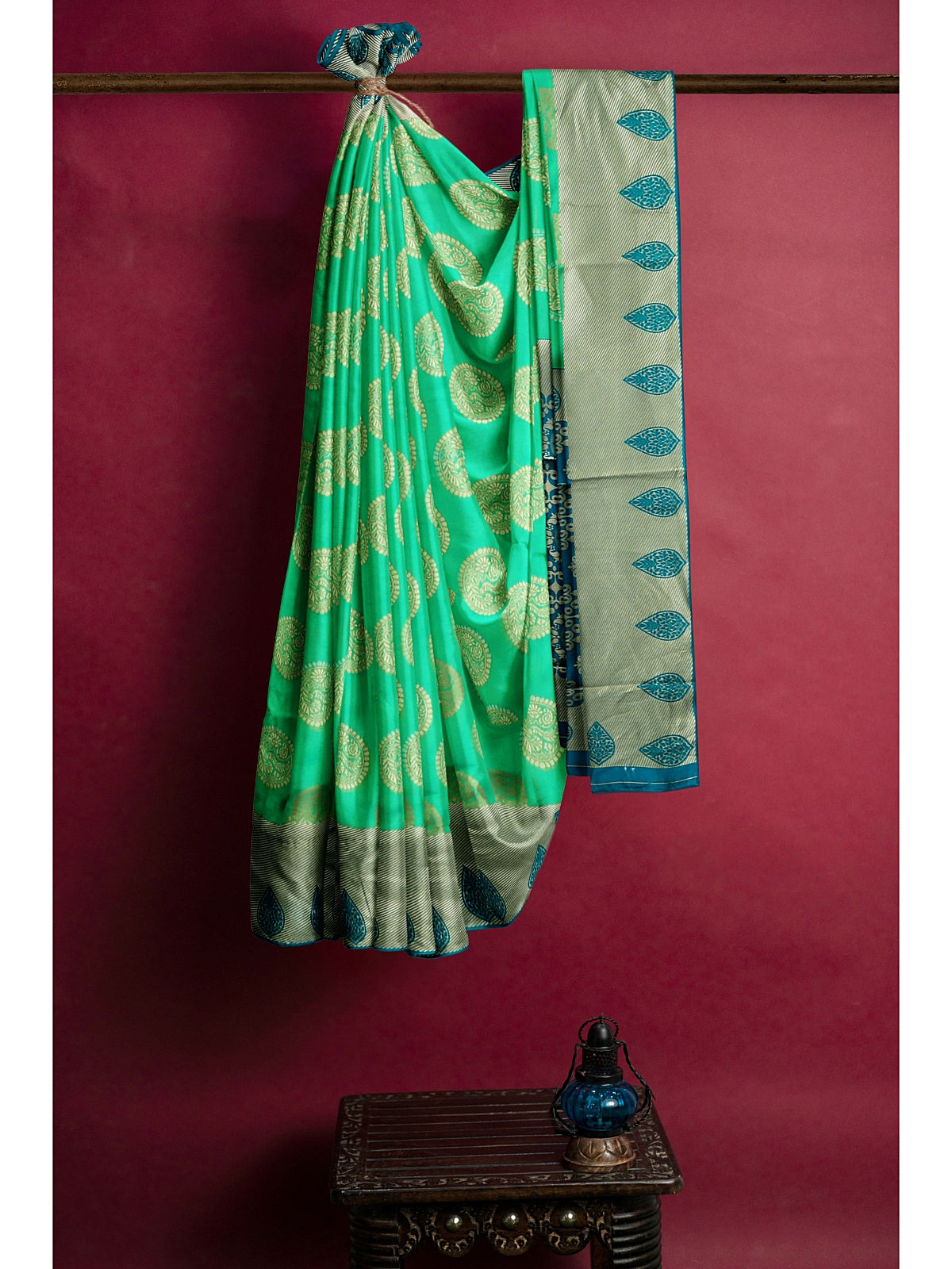 Ethnic Junctions Flaunt Parrot colored Soft Silk Saree With Lovely Blouse Piece